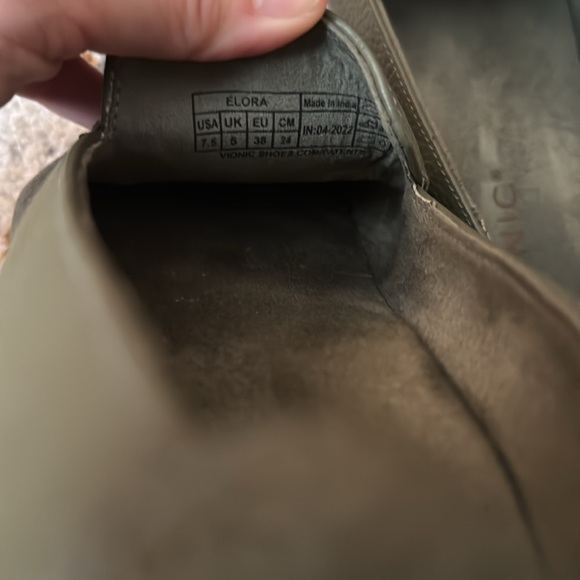 Vionic Women's Sage Green Elora Loafers - Picture 4 of 6